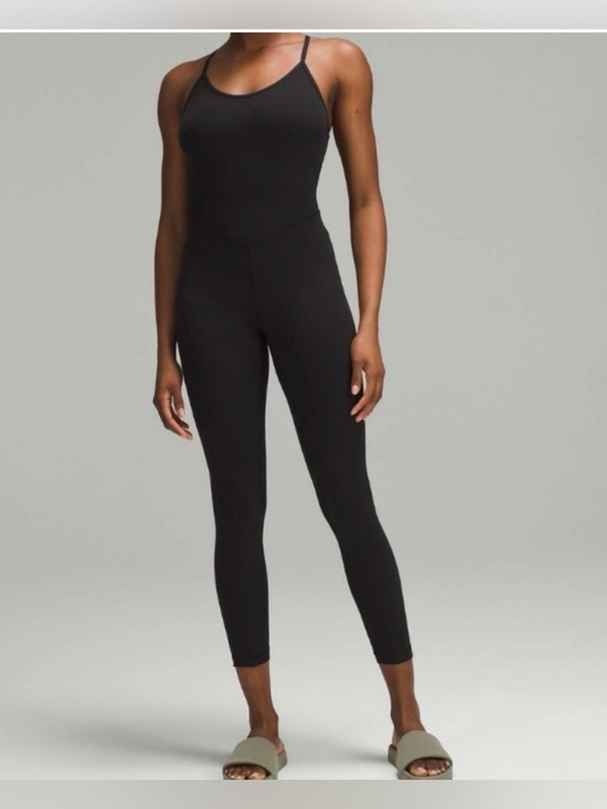 lululemon athletica Pants - Lululemon Align Cross-Back Bodysuit 25”
Size 6 Onsie jumpsuit
